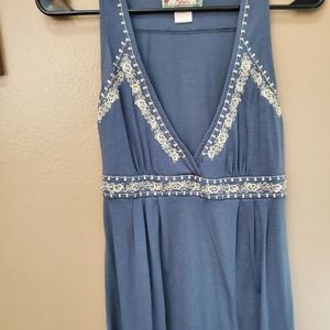 V neck dress